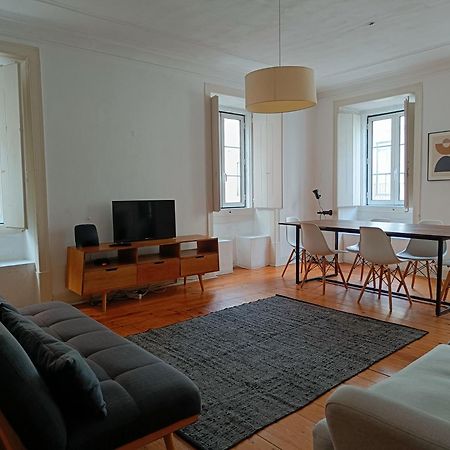 Stunning Apartment Near Chiado Lisbon Exterior photo