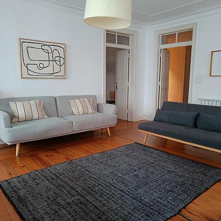 Stunning Apartment Near Chiado Lisbon Exterior photo