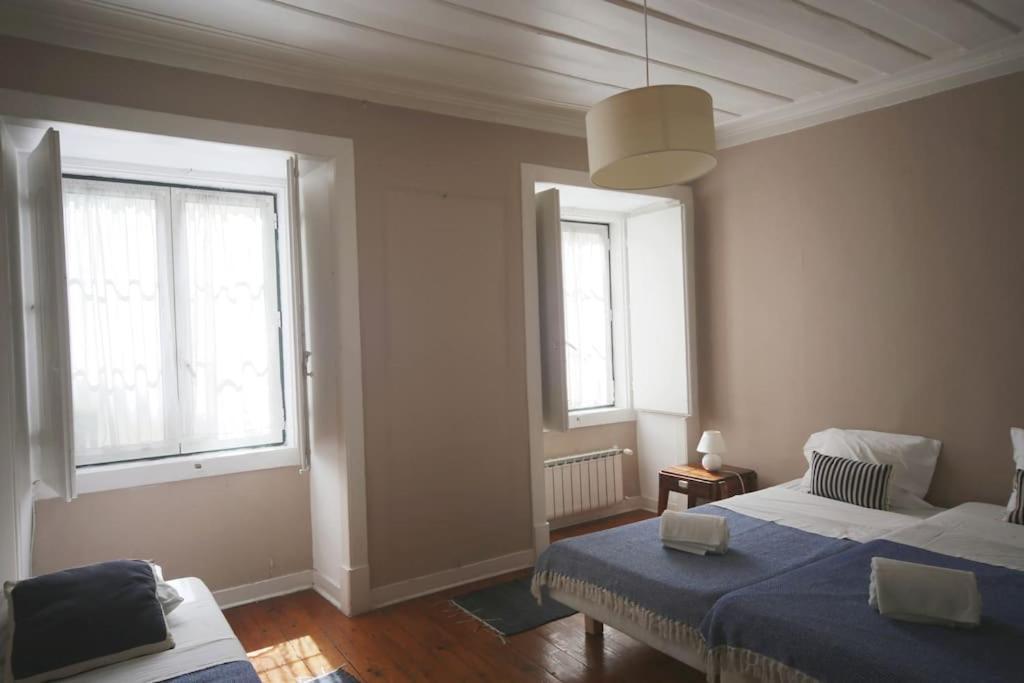 Stunning Apartment Near Chiado Lisbon Exterior photo