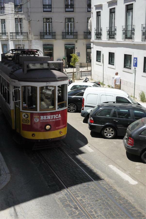 Stunning Apartment Near Chiado Lisbon Exterior photo