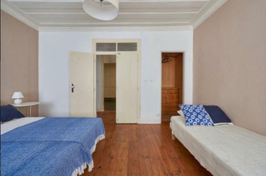 Stunning Apartment Near Chiado Lisbon Exterior photo